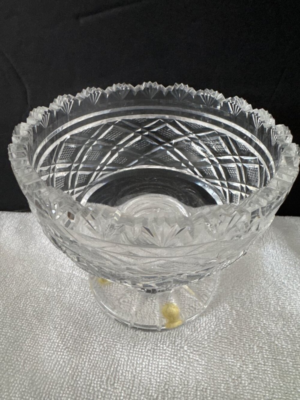 Cut Crystal Pedestal Bowl With Intricate Diamond Pattern & Scalloped Rim